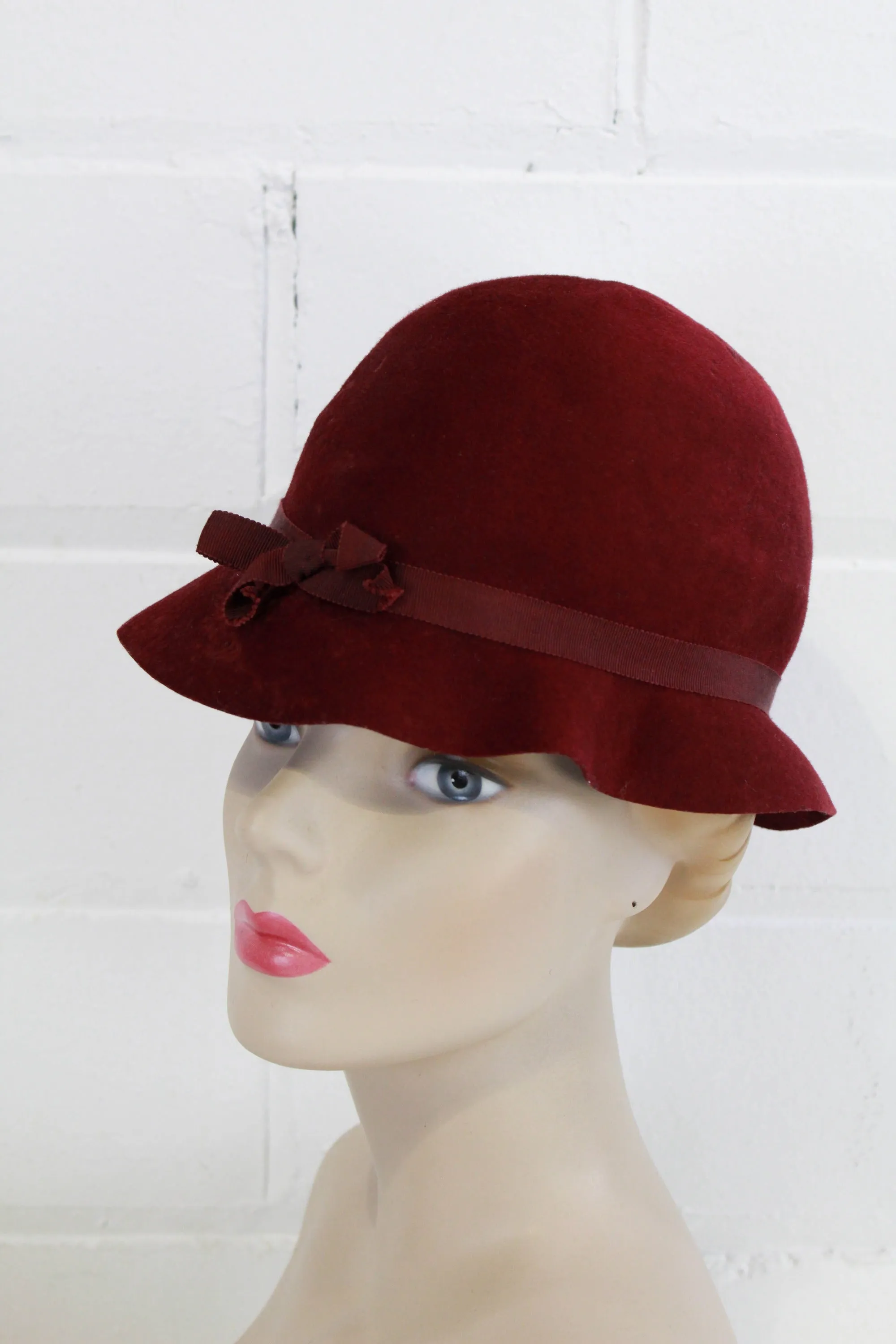 1930s Burgundy Felt Wool Cloche Hat