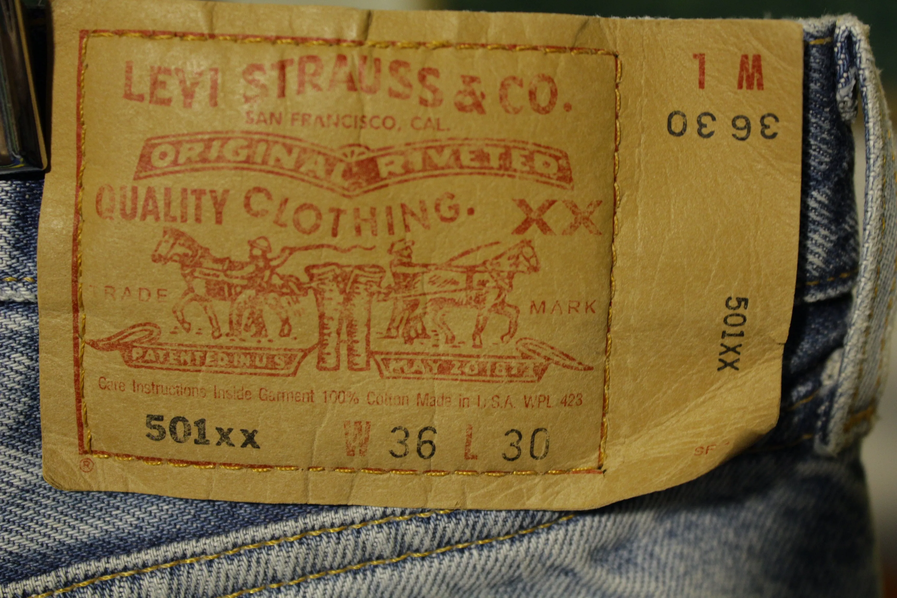 90s Levis 501 Button Fly Jeans. Vintage Grunge Punk Made in USA 501xx 34x28