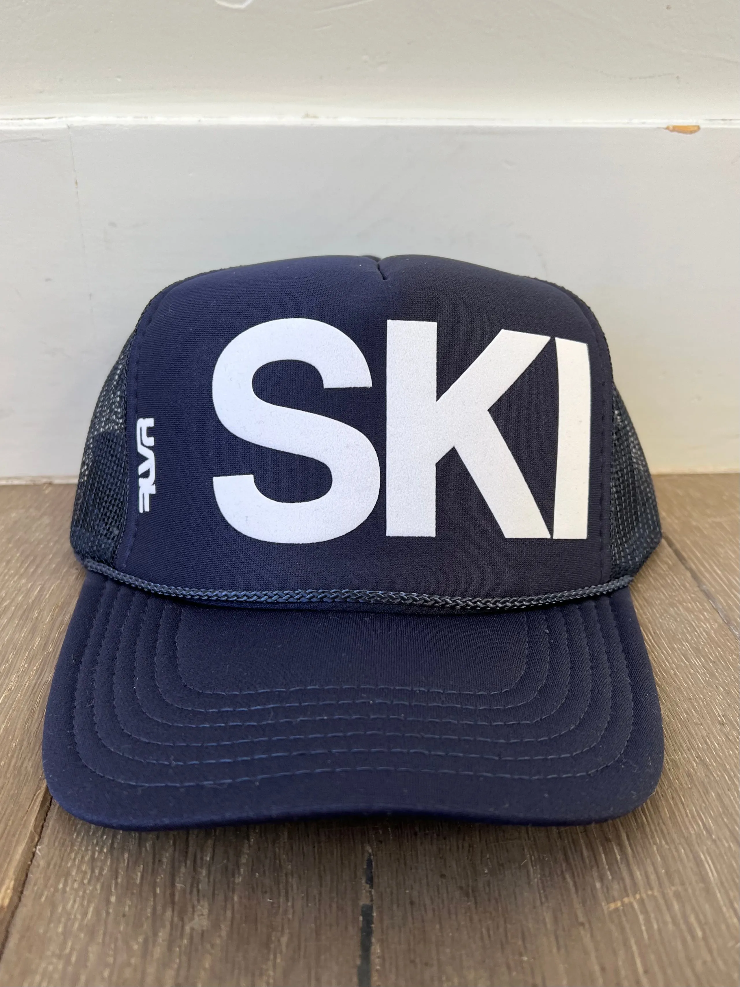 Eskyflavor SKI Trucker Hat