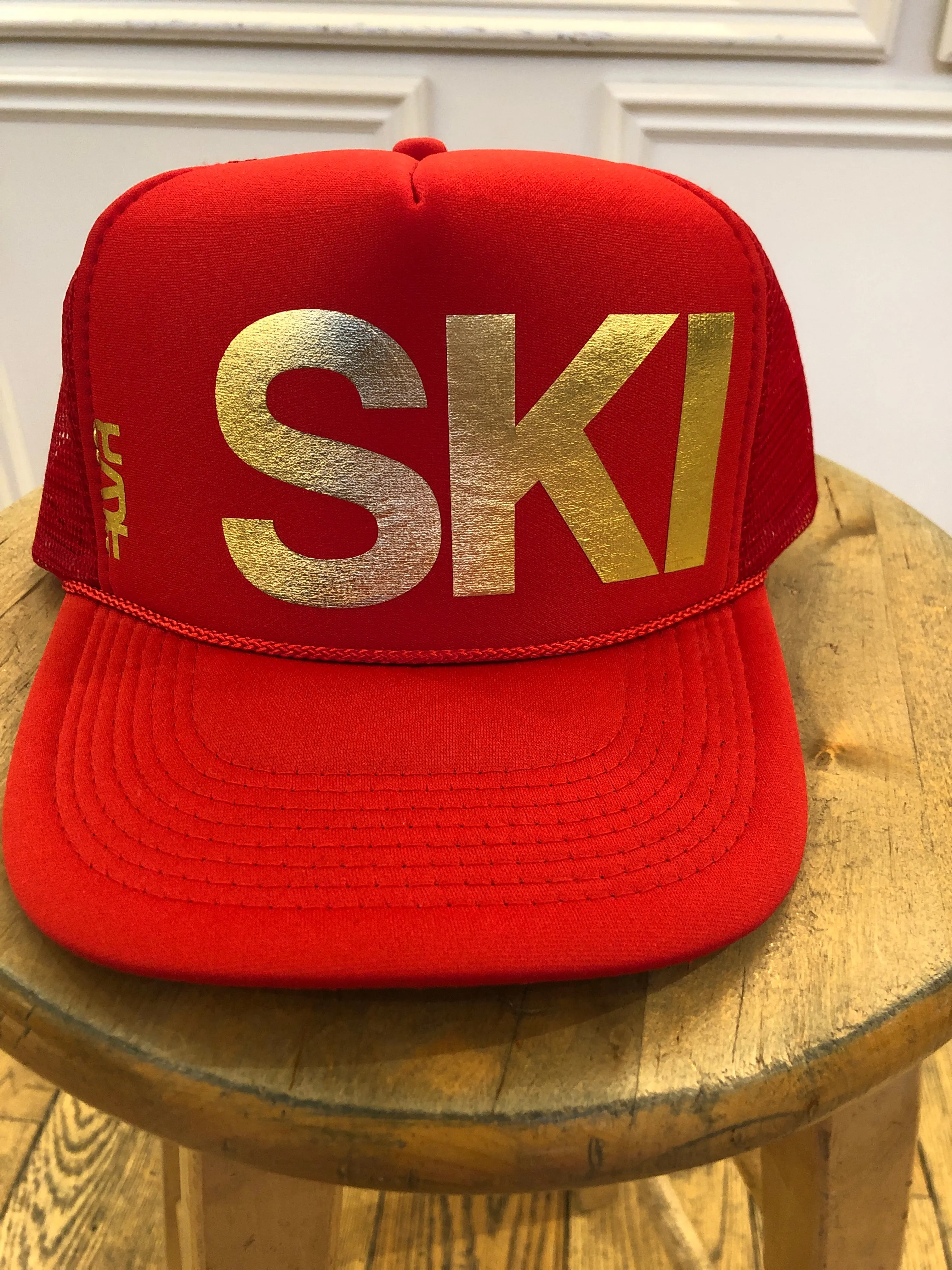 Eskyflavor SKI Trucker Hat