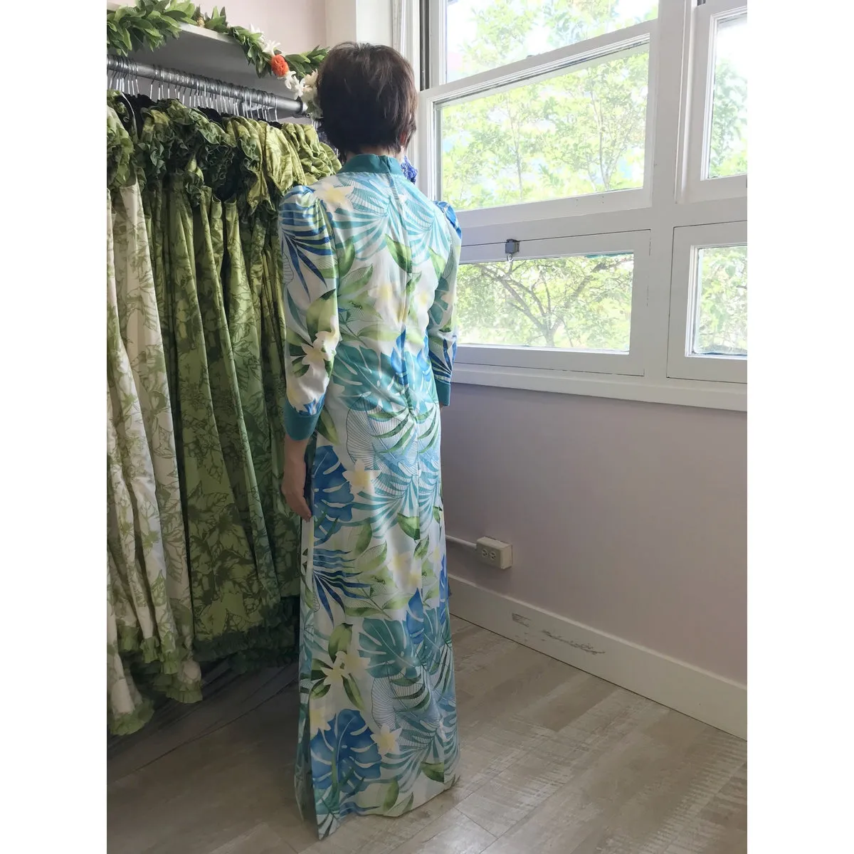 Green Mandarin Velvet Collar Monstera Leaf Hawaiian Dress | Plus Size 2656