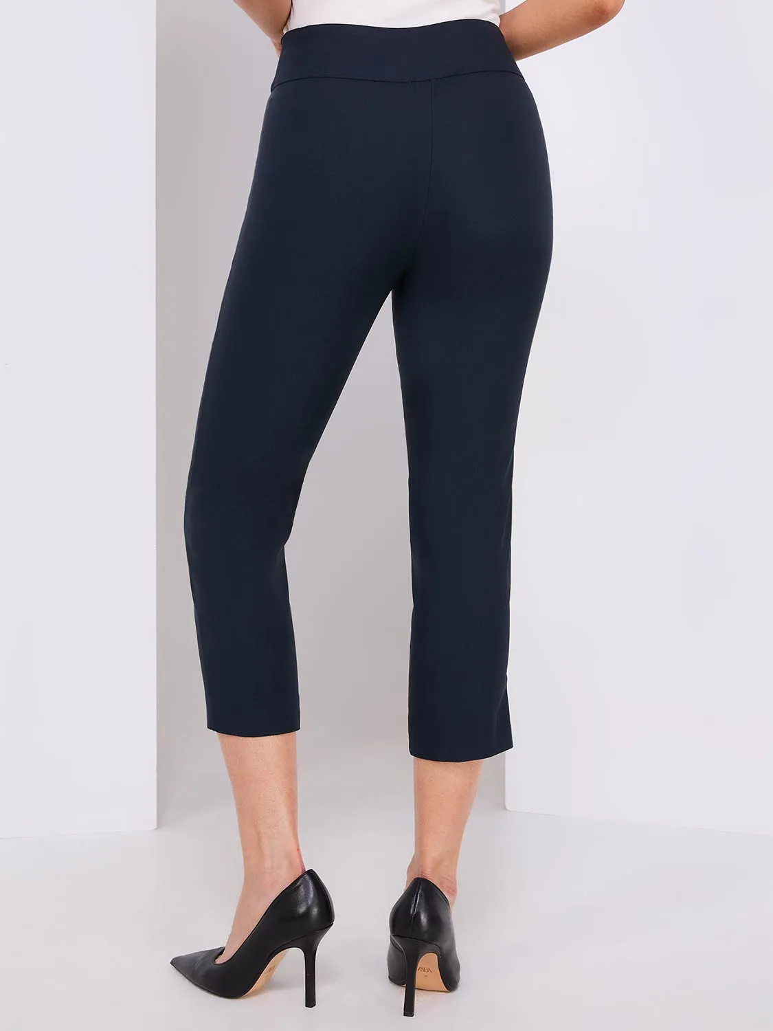 'Tummy Tuck' Capri Pants